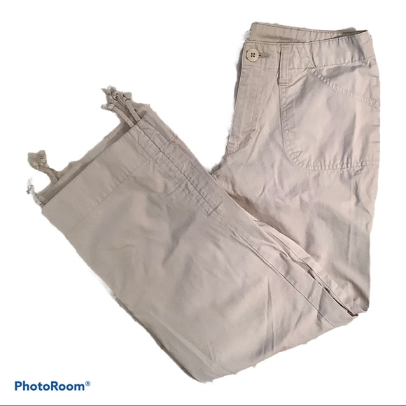 Old Navy Khaki Capri/Long Pants. - Picture 6 of 6